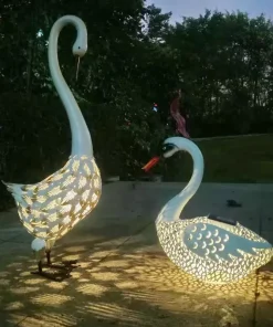 Europe Style Garden Courtyard Iron Animal Swan Ornaments Animal Metal Solar Light Statue Outdoor Lawn Decoration