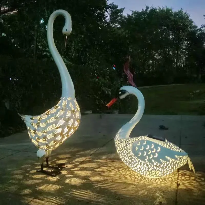 Europe Style Garden Courtyard Iron Animal Swan Ornaments Animal Metal Solar Light Statue Outdoor Lawn Decoration